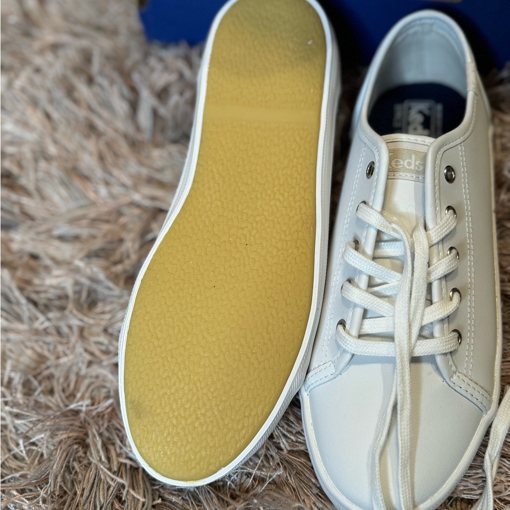 Keds Kickstart Leather Lace-up. Youth 4 - Picture 4 of 6